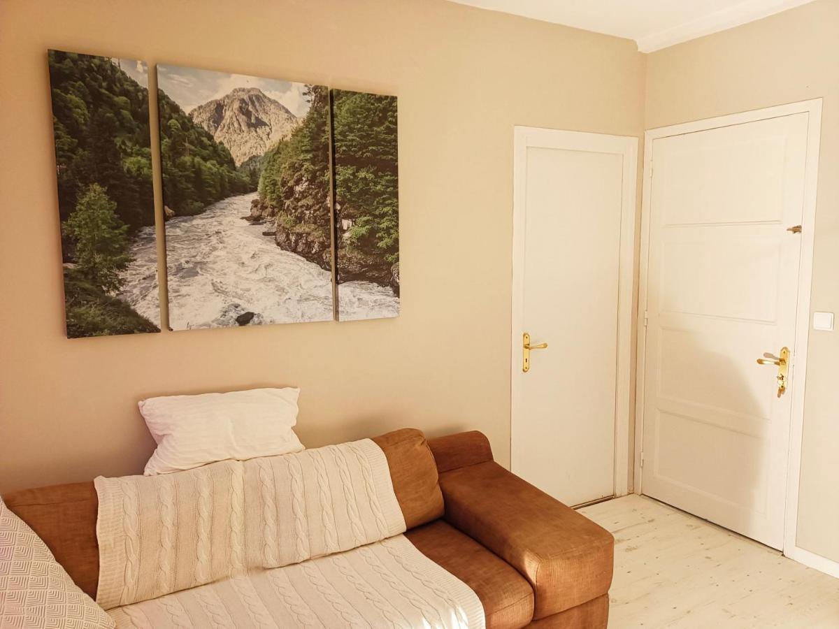 Gite Redrooster Home - 160M2, 4 Ch, 2 Sdb, Fibre, Parking, Sauna, Bain A Remous Theys Exteriör bild